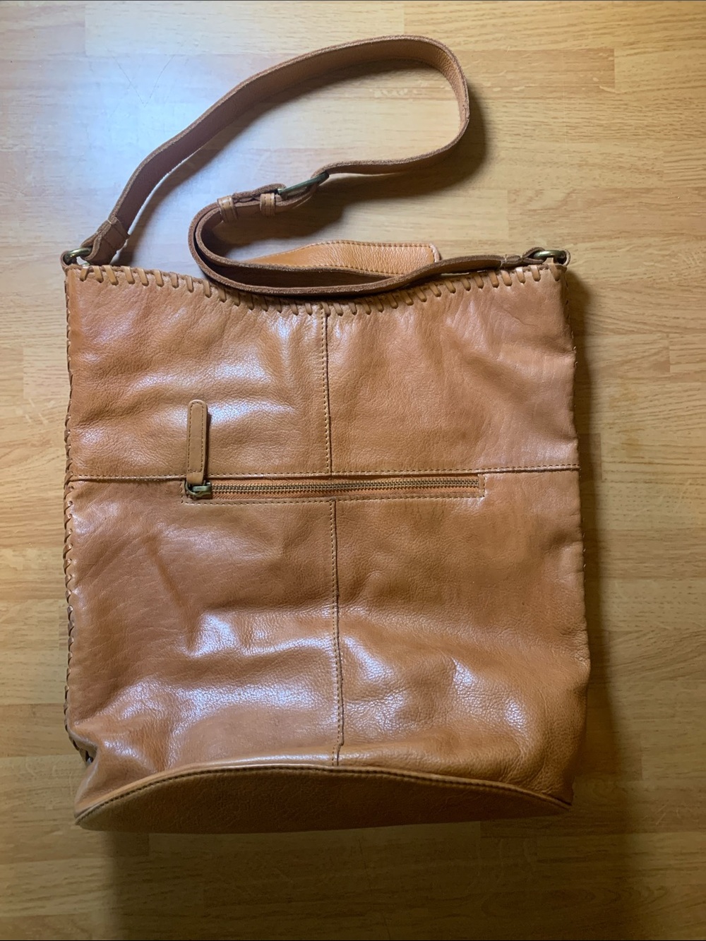 Vilenca Holland Leather Adjustable Strap Bucket Bottom NWOT